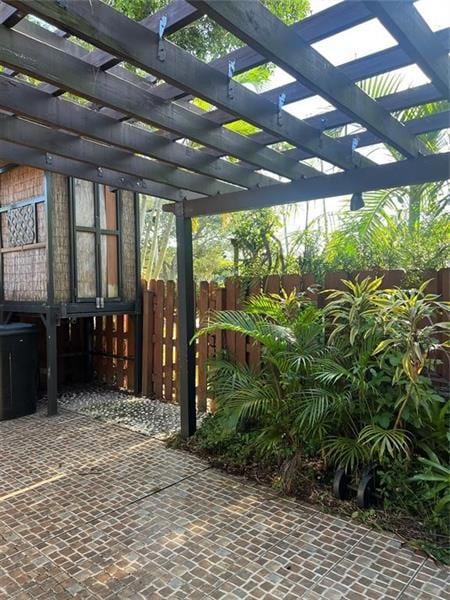 Building Photo - 2718 N Nob Hill Rd