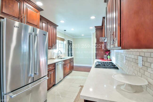 Building Photo - 3 br, 2 bath House - 7613 Canterbury Lane -