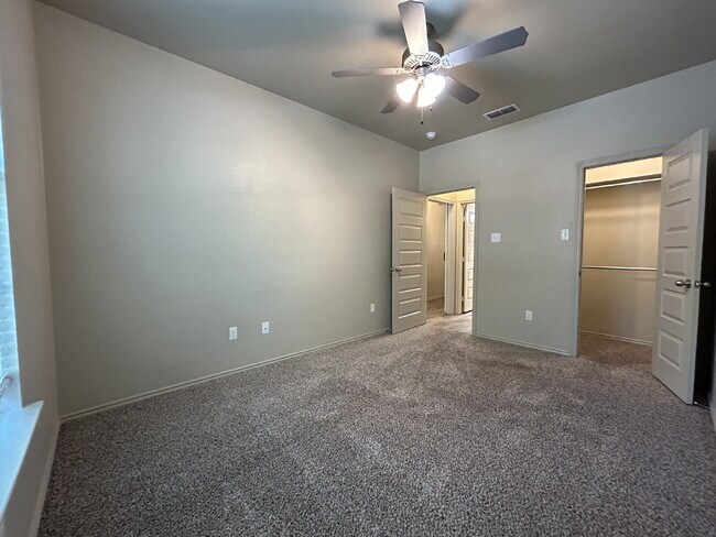 Building Photo - Beautiful Townhome Located Near Texas Tech Campus!