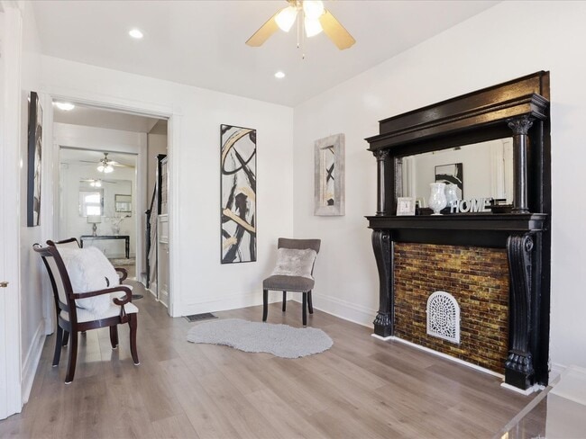 Building Photo - Charming Spacious Baltimore Rowhome