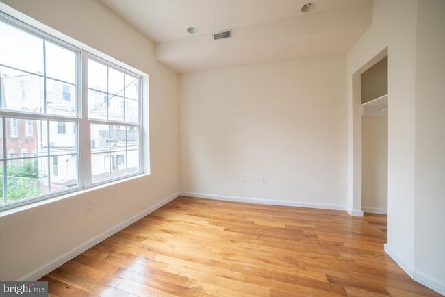 Building Photo - 1830 N 16th St