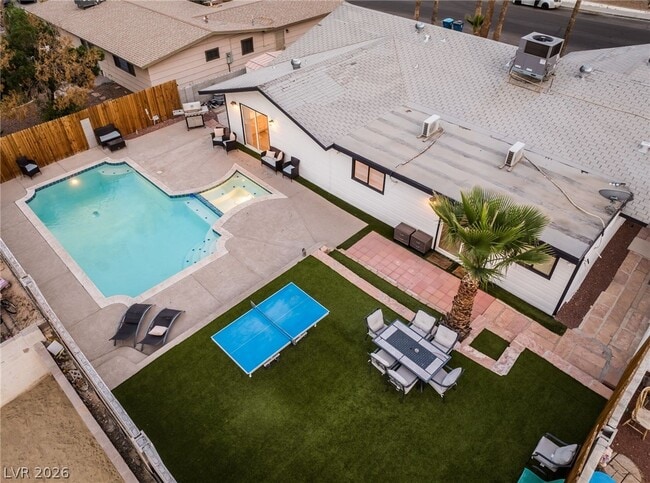 Building Photo - 3992 Chinchilla Ave