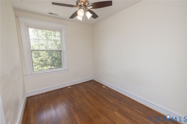 Building Photo - 2302 Maplewood Ave