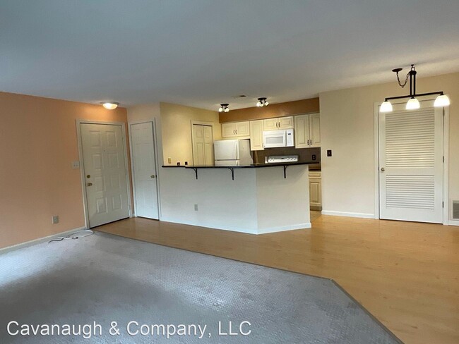 Building Photo - 2 br, 1 bath House - 15 Forest Glen  Unit #11