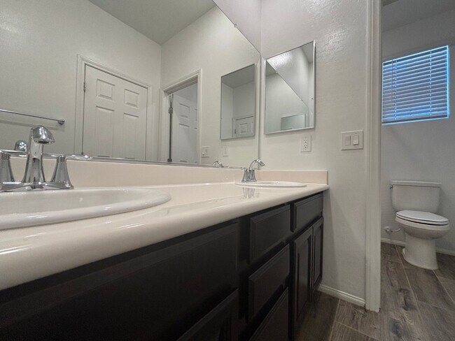 Building Photo - Charming 3-Bedroom Home with Spacious Back...