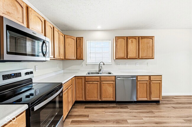 Building Photo - 2747 Foxbriar Pl