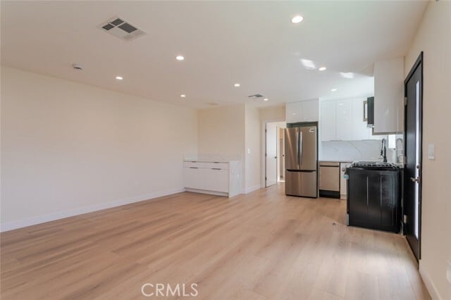 Building Photo - 10423 Pinyon Ave