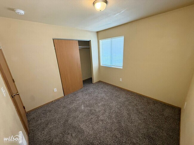 Building Photo - Beautiful 3 Bedroom Home in Tieton with Fully Fenced Backyard