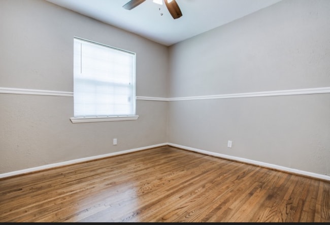 Building Photo - 3401 Sidney Dr