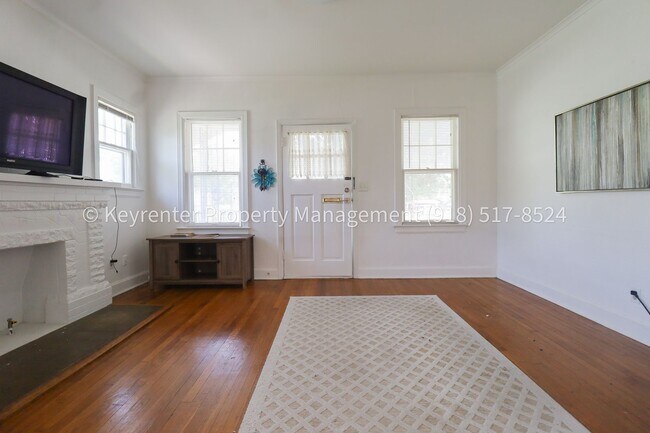 Building Photo - 1622 S Indianapolis Ave