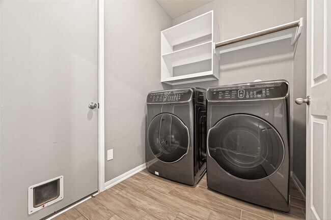 Building Photo - 18507 Sleeping Bear Wy