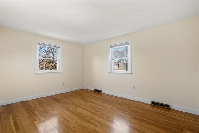 Building Photo - 19 Moreland Ave