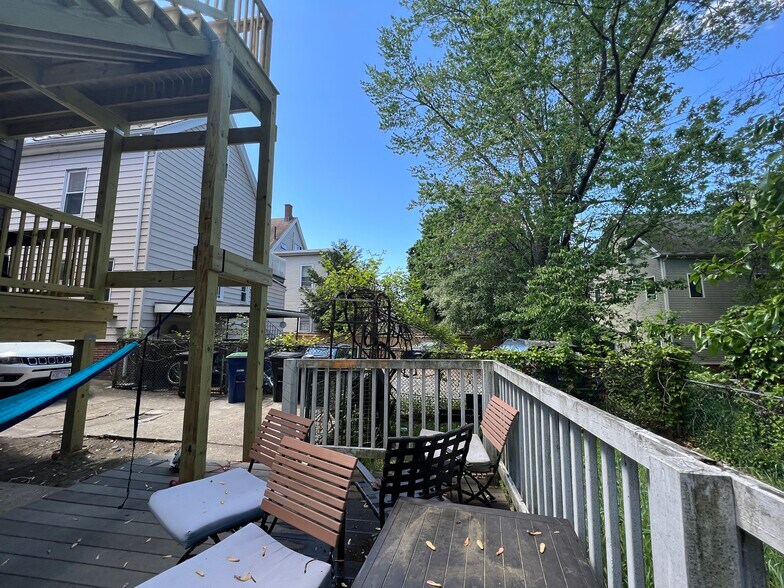 Building Photo - 7 Jay St