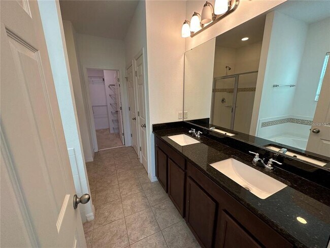 Building Photo - 9350 Woodcrane Dr