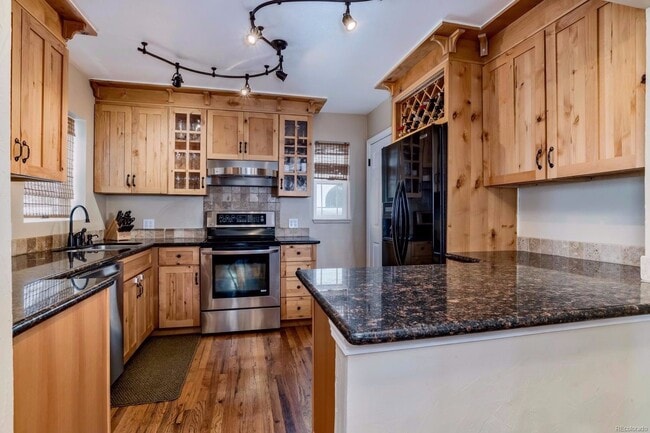 Building Photo - Gorgeous Home in Great Neighborhood! License #2024-BFN-0001552