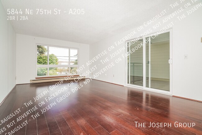 Building Photo - 5844 NE 75th St