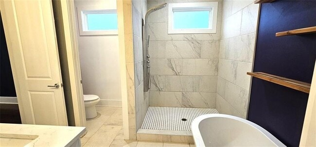 Building Photo - 1993 Memorial Dr SE