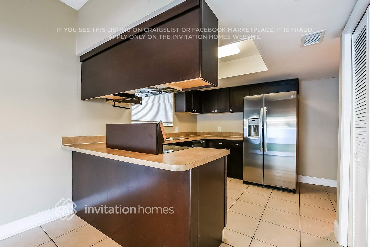 Building Photo - 1074 Windsong Cir