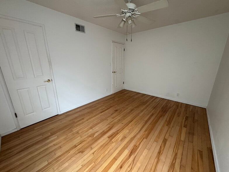Building Photo - 12080 SW Fairfield St