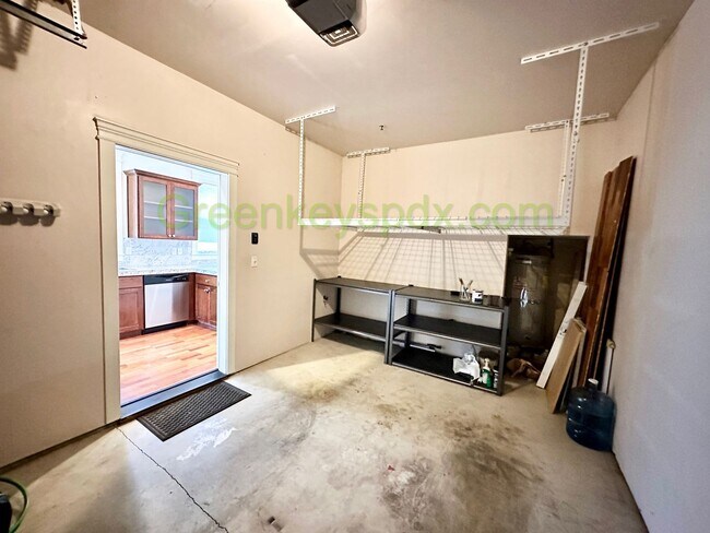 Building Photo - Secure and Beautiful 3-Bedroom 2.5-Bathroo...
