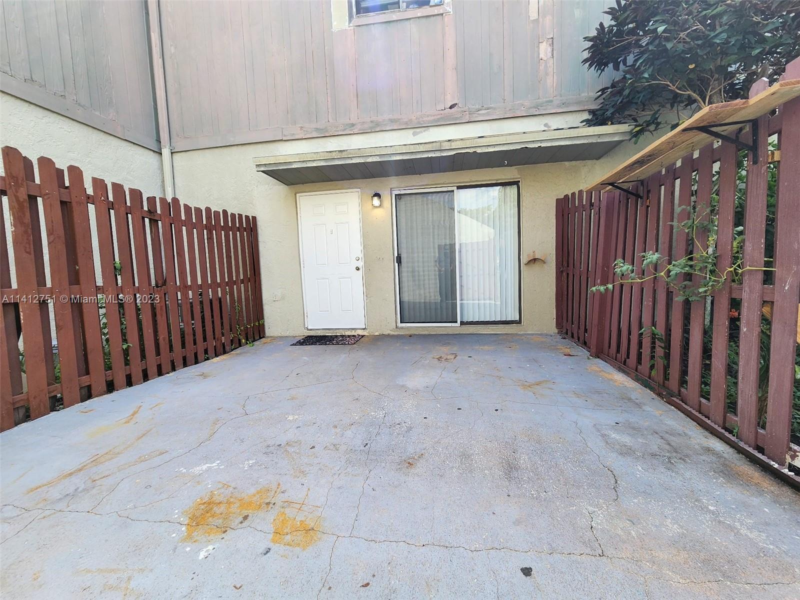 Building Photo - 6 Crossings Cir