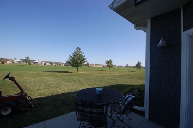 Building Photo - Golf Course Townhome