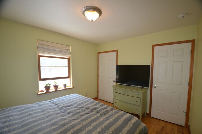 Building Photo - Placer Valley! 3bed/2.5 bath! Garage! 20 m...
