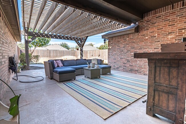 Building Photo - 5914 Llano Ct