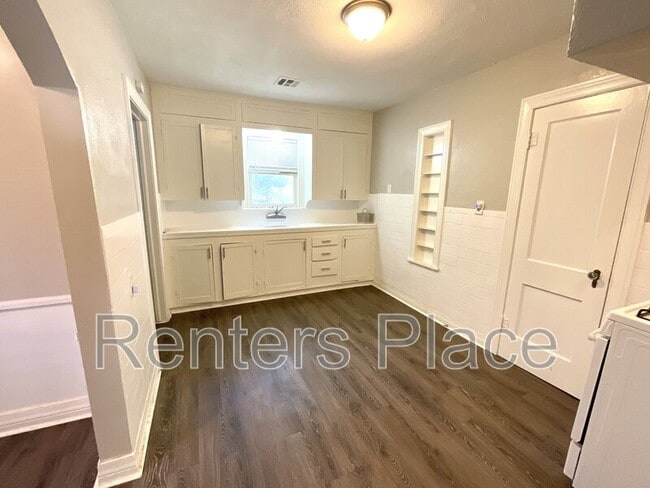 Building Photo - 1618 N Birmingham Pl