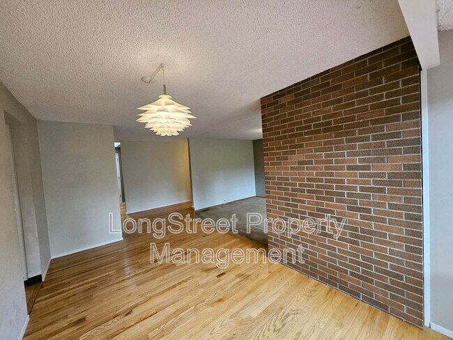 Building Photo - 5510 NW Innisbrook Pl