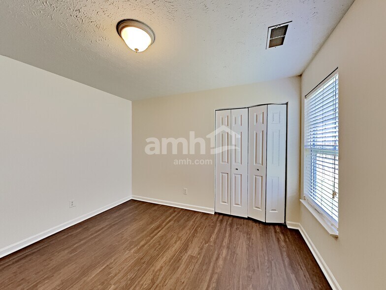Building Photo - 334 Stewart Springs Dr