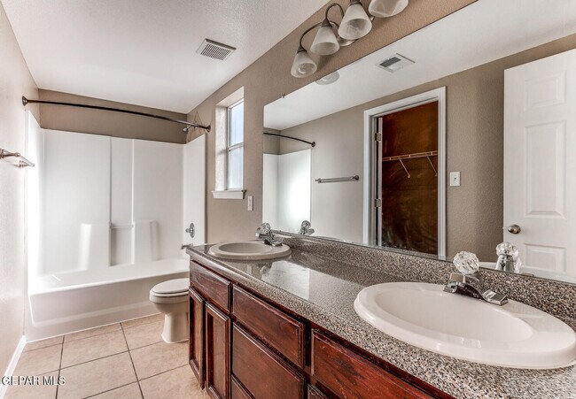 Building Photo - 3289 Emerald Point Dr