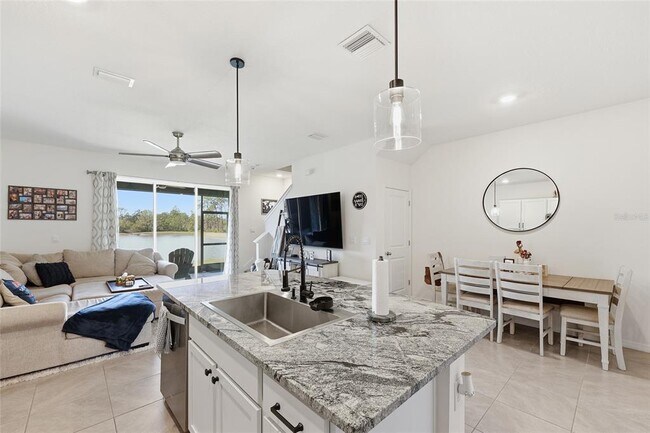 Building Photo - 32992 Major Oak Dr