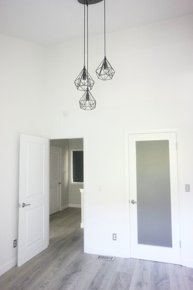 Building Photo - 2078 S Delaware St