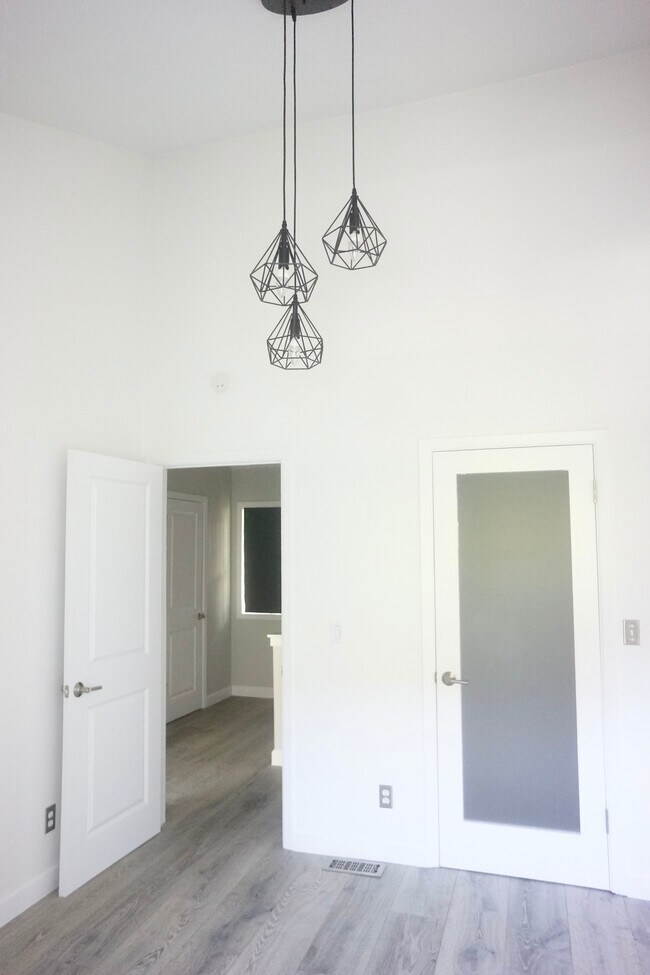 Building Photo - 2078 S Delaware St