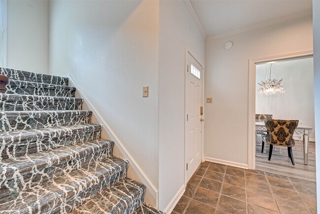 Building Photo - 600 Wilcrest Dr