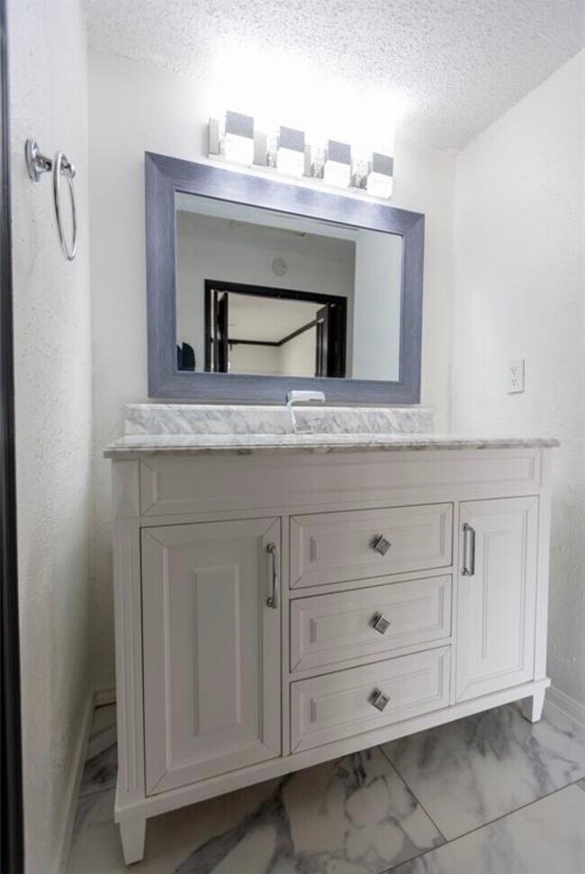 Building Photo - 2120 El Paseo St