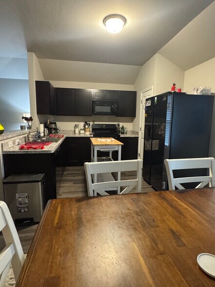 Building Photo - 1718 Carnley St