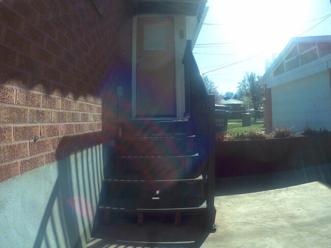 Building Photo - 4 Bed Beautiful Refurbished Sugarhouse Home