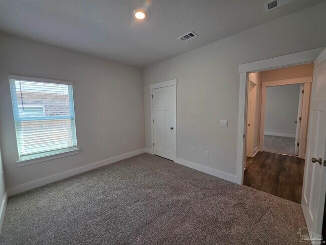 Building Photo - 5839 Sargassum Ln