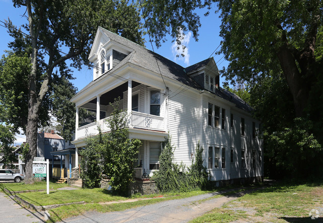 Primary Photo - 1557 State St