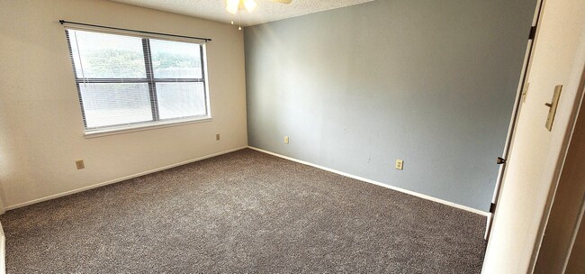 Building Photo - 5704 93rd St