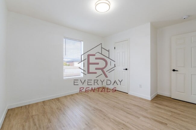 Building Photo - 4506 Windcrest Dr