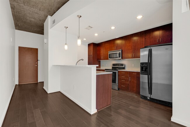 Building Photo - 5925 Almeda Rd