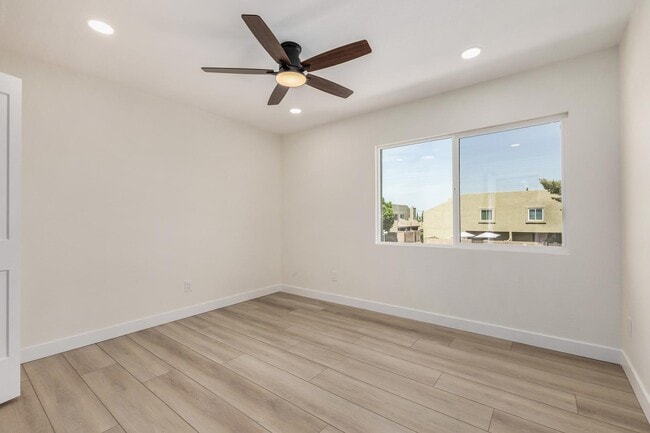 Building Photo - 222 W Brown Rd