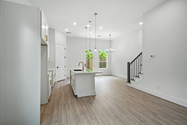 Building Photo - 7131 Eastwood St