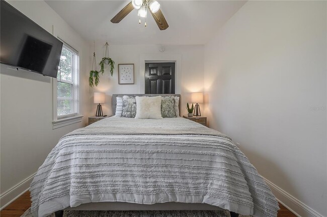 Building Photo - 920 W Orient St