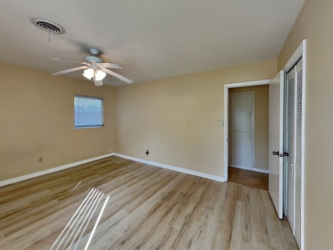 Building Photo - 2512 Sea Breeze Ct