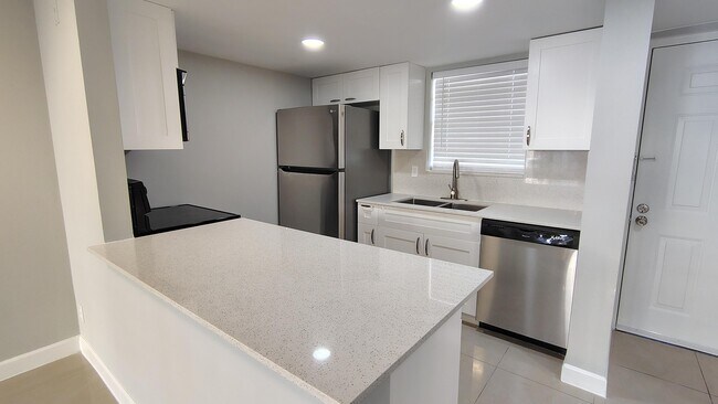 Building Photo - 6331 La Costa Dr