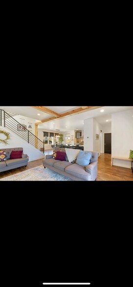 Building Photo - 11449 S Abbey Mill Dr